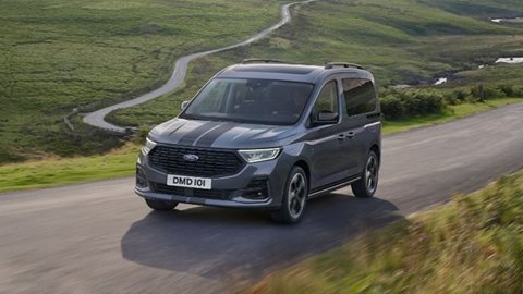 NUOVO FORD TOURNEO CONNECT